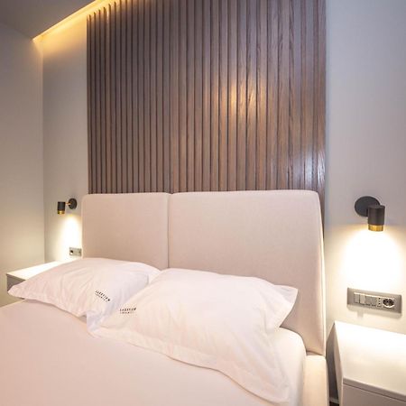 Lake View Rooms Ksamil Esterno foto