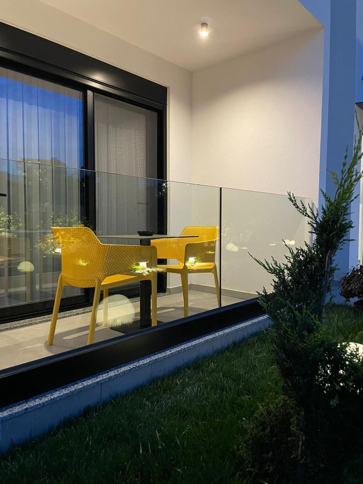 Lake View Rooms Ksamil Esterno foto