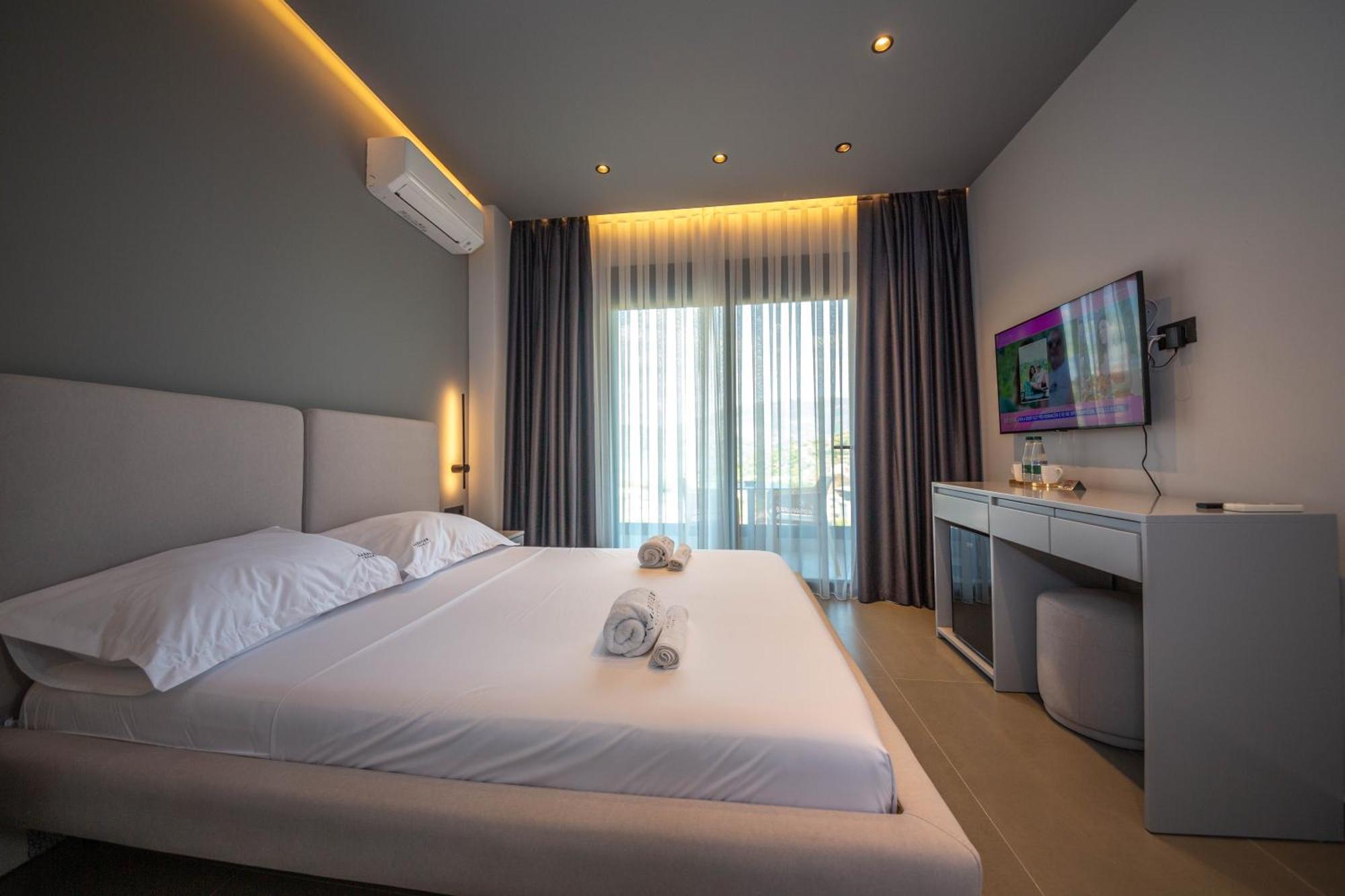 Lake View Rooms Ksamil Esterno foto