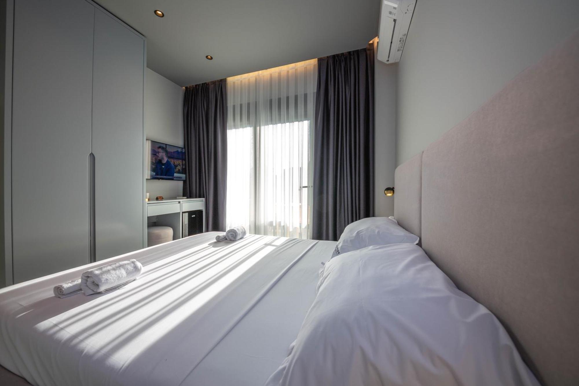 Lake View Rooms Ksamil Esterno foto