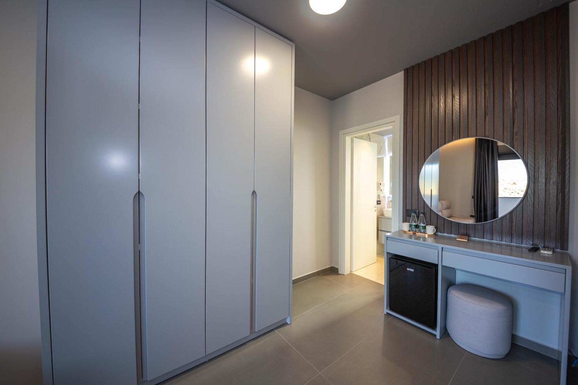 Lake View Rooms Ksamil Esterno foto
