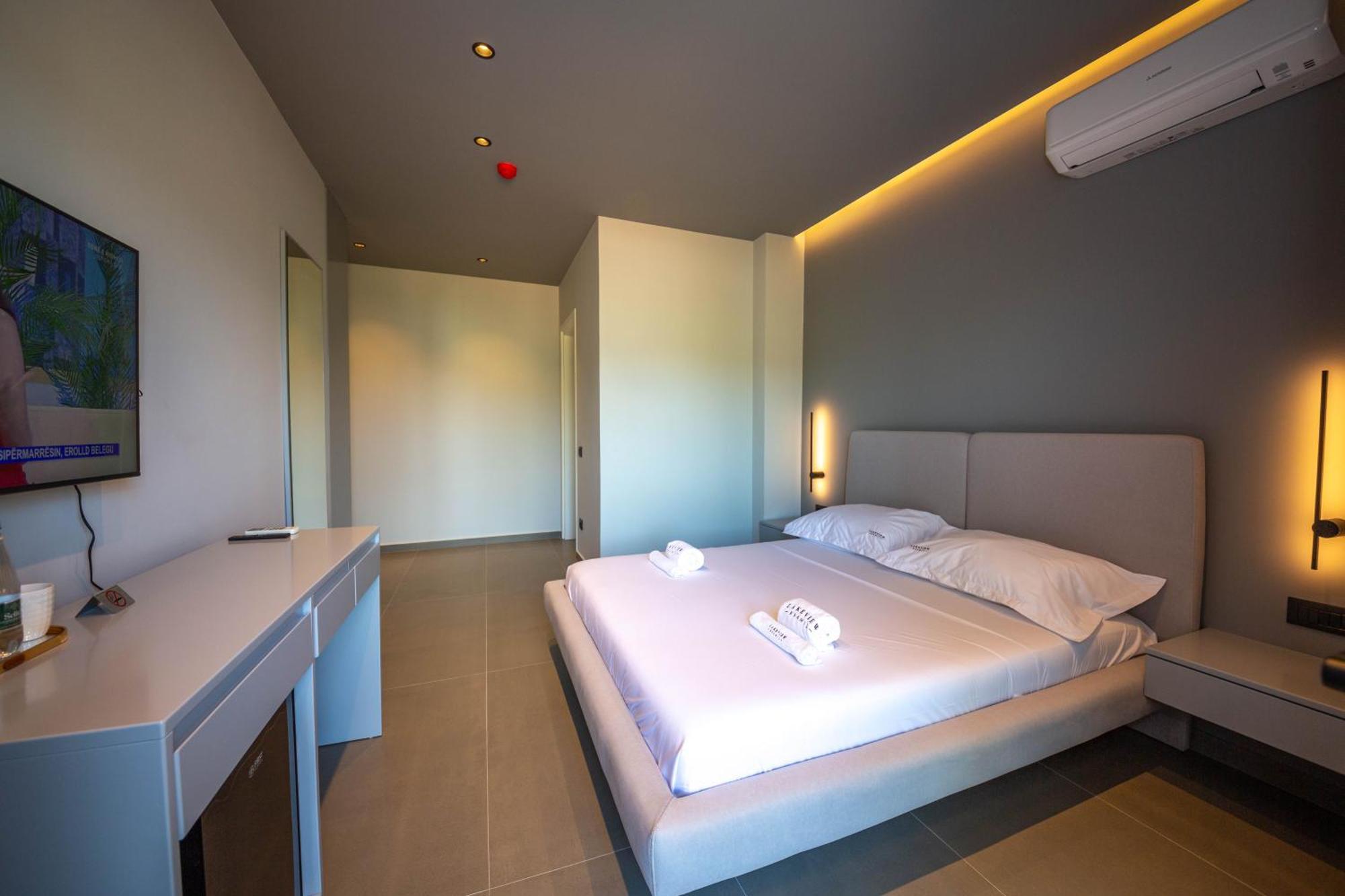 Lake View Rooms Ksamil Esterno foto