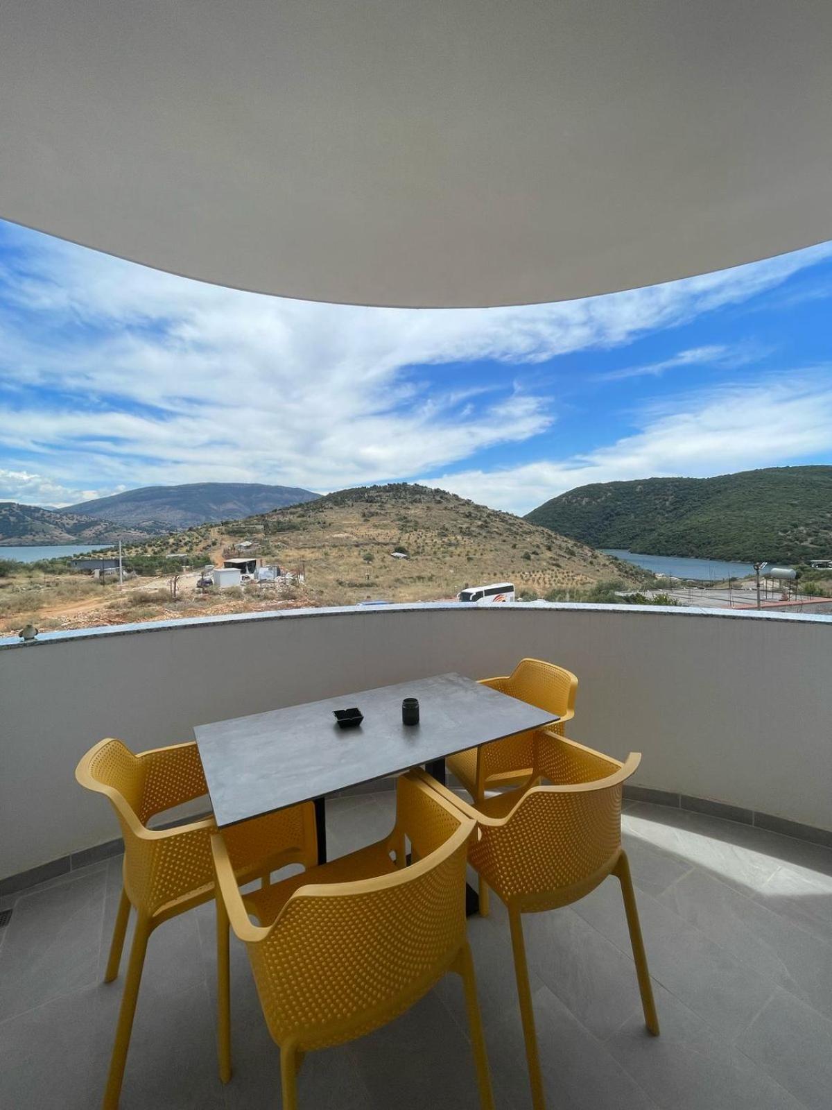 Lake View Rooms Ksamil Esterno foto