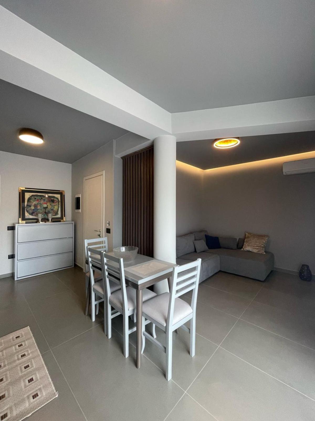 Lake View Rooms Ksamil Esterno foto