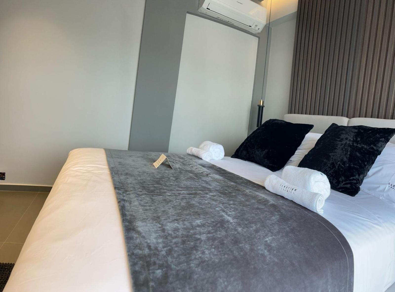 Lake View Rooms Ksamil Esterno foto